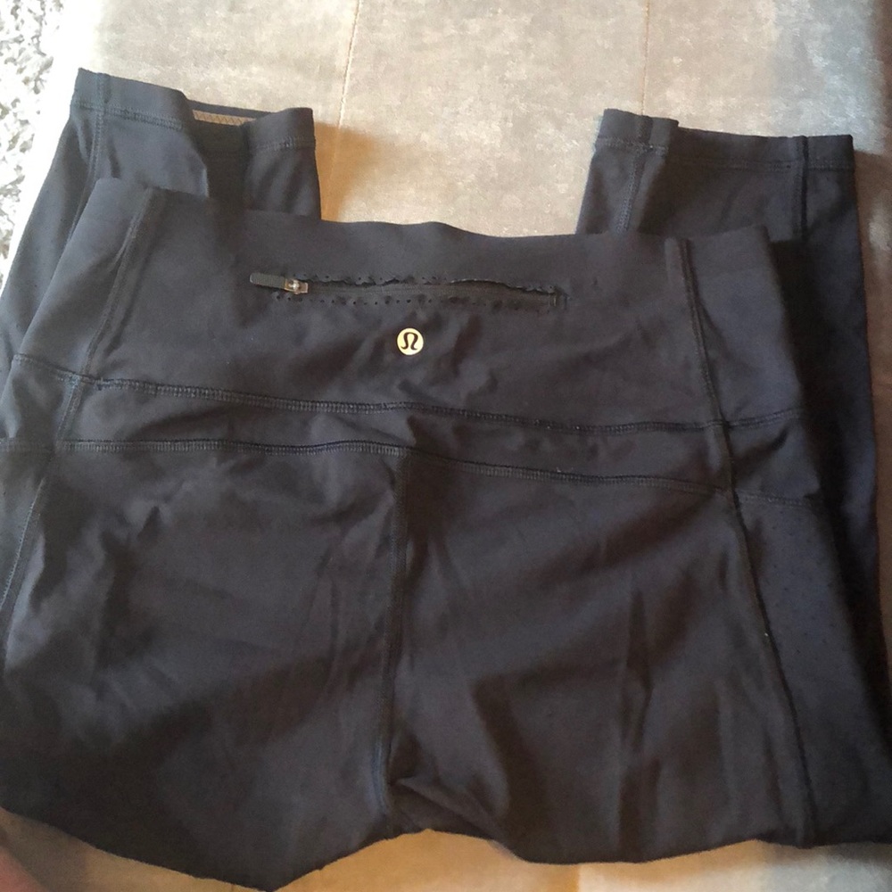Lululemon crops